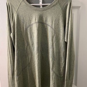 Lululemon top